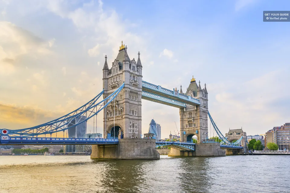River Thames Hop-On Hop-Off Sightseeing Cruise